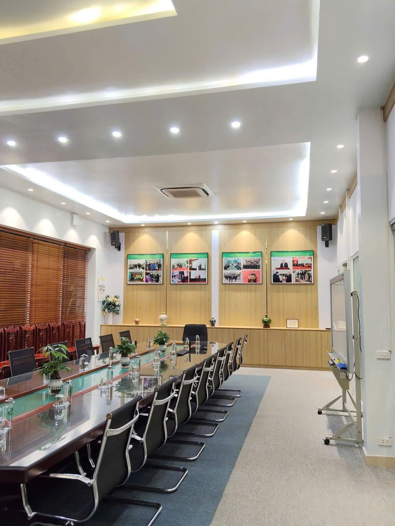 Lắp đèn Văn Phòng